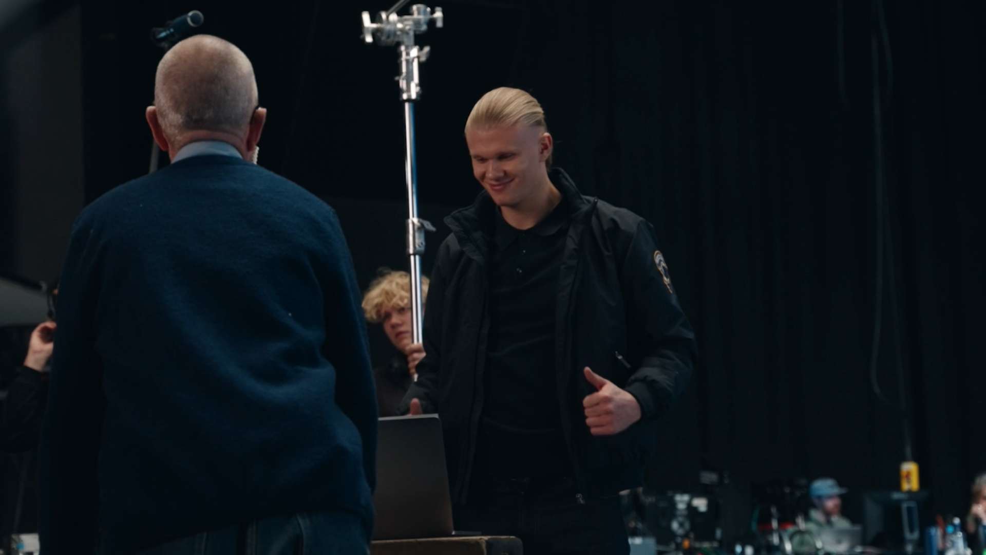 置依然展示 置依然展示